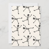 Whimsical Hand Drawn Skeleton Bow Lijst Halloween Kaart (Achterkant)