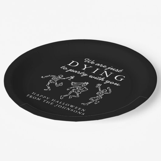 Whimsical Hand Drawn Skeletons Halloween Party Papieren Bordje (Gekanteld)