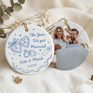 Whimsical Hand Getekende Eerste Kerst Getrouwd Keramisch Ornament