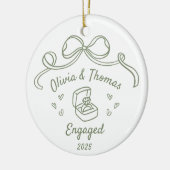 Whimsical Hand Getekende Verloving Kerstmis Keramisch Ornament (Links)