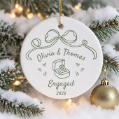 Whimsical Hand Getekende Verloving Kerstmis Keramisch Ornament