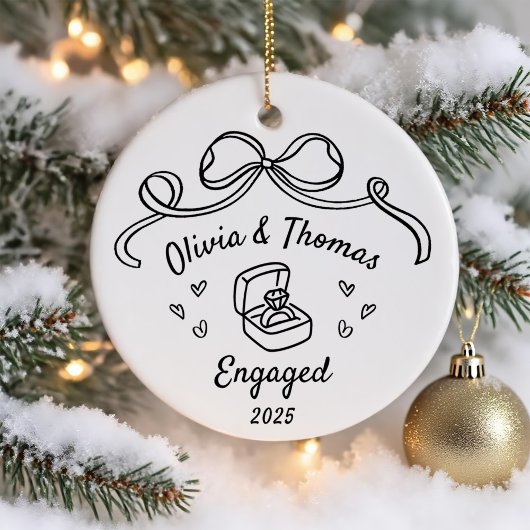 Whimsical Hand Getekende Verloving Kerstmis Keramisch Ornament