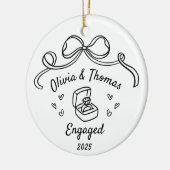 Whimsical Hand Getekende Verloving Kerstmis Keramisch Ornament (Links)