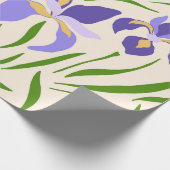 Whimsical Handgetekende Paarse Iris Botanisch Cadeaupapier (Hoek)
