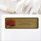 Whimsical Heart Leafed Tree Oranje & Plum on Gold Etiket (Insitu)