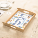 Whimsical Hebreeuw Hanukkah Tray Menorah & Donuts<br><div class="desc">Maak iemands Vakantie duidelijk.. met dit gedurfde ontwerp. Deze Hanukkah-tray zal de ontvanger ontLICHTEN. Het is de perfecte manier om een feestelijke Hanukkah/Chanukah-tafel te vestigen. Een geweldige plek voor die donuts! Whimsical-kleurrijke Chanoekelementen — waaronder Jelly Donuts, Dreidels, Wrapped Gifts, Gold Coins and Stars of David — omringen het woord CHANUKAH...</div>