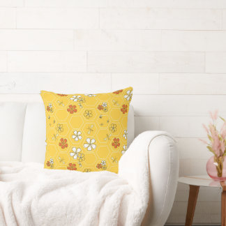Whimsical Honey Bee and Yellow Honeycomb  Kussen