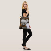 Whimsical houten walvis sculptuur tote bag (Op model)