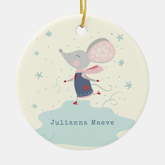 Whimsical Ice Skater Mouse Holiday Name Custom Keramisch Ornament (Voorkant)