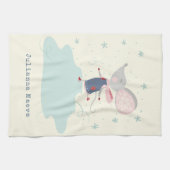 Whimsical Ice Skater Mouse Holiday Name Custom Theedoek (Horizontaal)