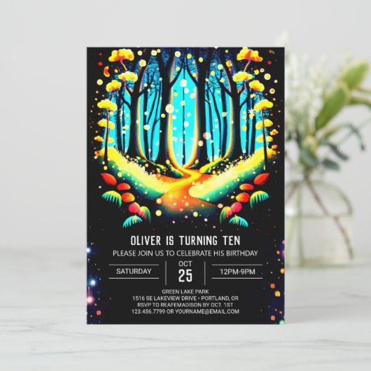 Whimsical Into the Bossen Fireflies Verjaardag Kaart (Staand voorkant)