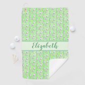 Whimsical katten op groen met aangepaste naam voor golfhanddoek (Insitu)