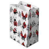 Whimsical Ladybug and Swirls Medium Cadeauzakje (Achterkant Gekanteld)