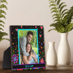 Whimsical Love Hearts Foto Gepersonaliseerd Namen  Fotoplaat<br><div class="desc">Leuke Moderne Liefde Ezel Fotobericht Plaque- kleurrijke en stijlvolle kunstwerk perfect voor koppels. Deze leuke gepersonaliseerde liefde foto ezel plaques maken grote souvenirs voor familie, vrienden, collega's, leraren, enz.. Het perfecte cadeau voor je Valentijn. Modernere, bloemige en motivatie plaquettes in mijn winkel. Zazzle biedt volumekortingen als u wat Inspirivity easel...</div>