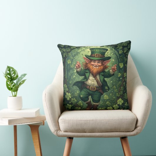 Whimsical Lucky-ish Leprechaun Lush Forest Nursery Kussen (Stoel)