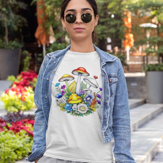 Whimsical magische paddenstoelen en bloemen t-shirt