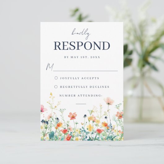 Whimsical Meadow Wedding RSVP Kaart (Staand voorkant)