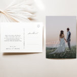 Whimsical Minimal Script Photo Wedding Hartelijk d Briefkaart<br><div class="desc">Deze griezelige, minimale scriptfoto die je bedankt voor je briefkaart is perfect voor je klassieke, eenvoudige zwarte en witte, moderne boho bruiloft. Het ontwerp biedt elegante, delicate en romantische handgeschreven kalligrafie met een formele shabby chic typografie. De blik zal goed gaan met om het even welk trouwseizoen: lente, zomer, herfst,...</div>
