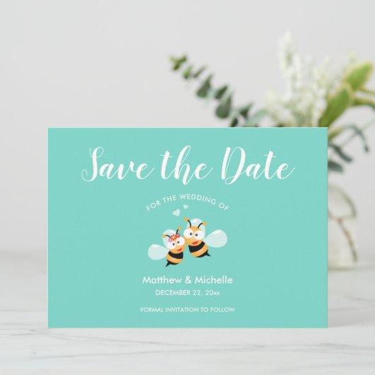 Whimsical Mint to be Honey Bee Couple Cute Wedding Save The Date (Staand voorkant)