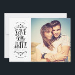 Whimsical Mod Photo Save the Date | Zwart<br><div class="desc">Zegt uw datum in stijl met deze foto samen sparen de datumkaart die gewaagde typografie bevat. Het omgekeerde kenmerkt een gestreepte patroon en een extra foto en een tekst.</div>