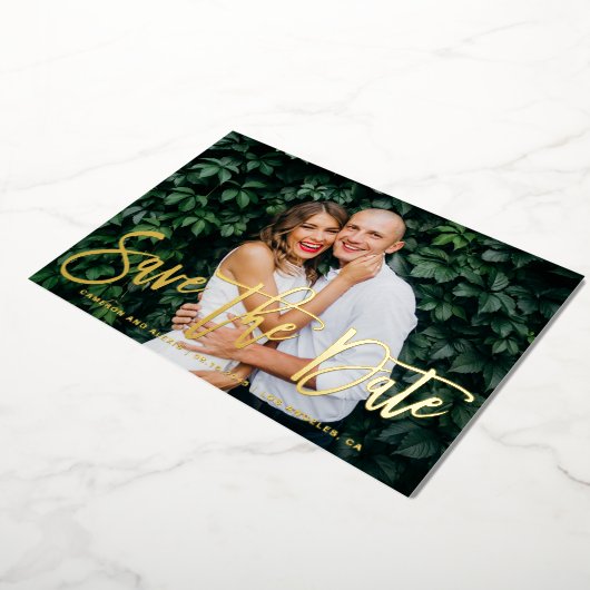 Whimsical Modern Calligraphy Photo Save the Date Folie Uitnodiging (Gedraaid)