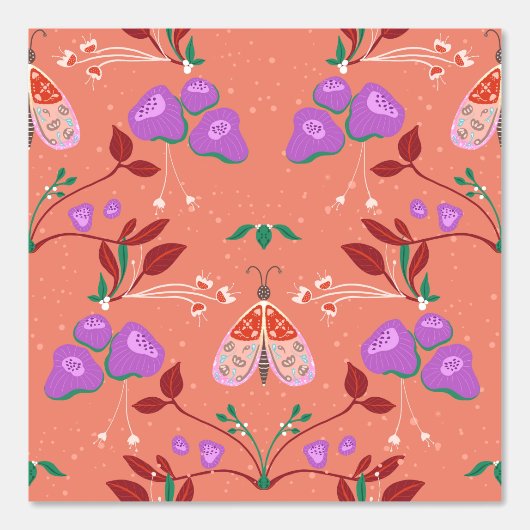 Whimsical Moth and Floral Pattern Behang (Voorkant)