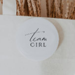 Whimsical Neutral Gender Reveal Team Meisje Ronde Button 5,7 Cm<br><div class="desc">Introductie van onze grillige neutrale gender reveal teammeisjesknop - ideaal voor elk seizoen, of het nu herfst, winter, lente of zomer is! Deze knop heeft een boho-chique sfeer met moderne, elegante kalligrafie en een minimalistisch zwart-wit ontwerp. Het is en uniek, met een vleugje shabby chic, waardoor het ideaal is voor...</div>