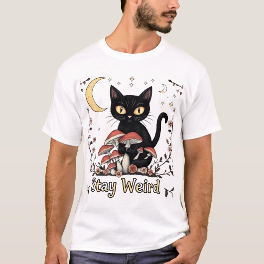 Whimsical noir cat framed by red mushrooms and pal t-shirt (Voorkant)