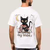 Whimsical noir cat framed by red mushrooms and pal t-shirt (Achterkant)