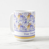 Whimsical Paarse Blauwgroen gele Giraffes Patroon Koffiemok (Voorkant links)