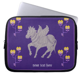 Whimsical paarse paard met vleugels Electronics Ba Laptop Sleeve