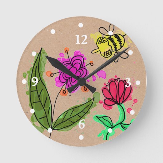 Whimsical Painted Flowers and Bee Clock Ronde Klok (Voorkant)