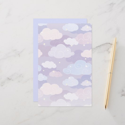 Whimsical pastelwolken en sterrenpatroon briefpapier (Voorkant / Achterkant in situ)