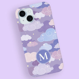 Whimsical pastelwolken en sterrenpatroon iPhone 15 case