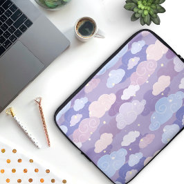 Whimsical pastelwolken en sterrenpatroon laptop sleeve