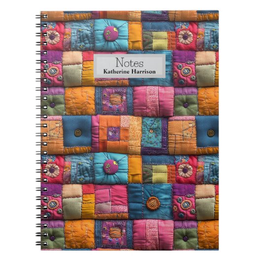 Whimsical Patchwork Quilt Patroon: kleurrijk ontwe Notitieboek (Voorkant)