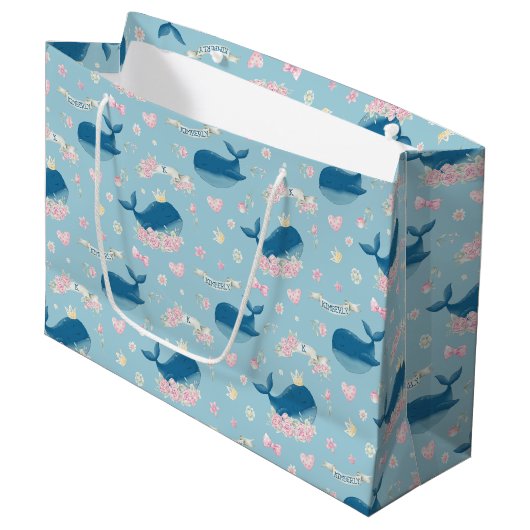 Whimsical Personalized Whale Groot Cadeauzakje (Voorkant Gekanteld)