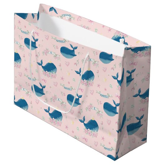 Whimsical Personalized Whale Groot Cadeauzakje (Voorkant Gekanteld)