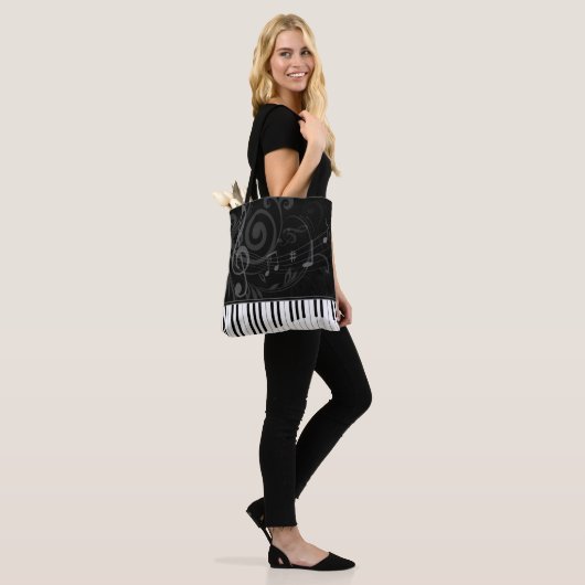 Whimsical Piano en Musical Notes Tote Bag (Op model)
