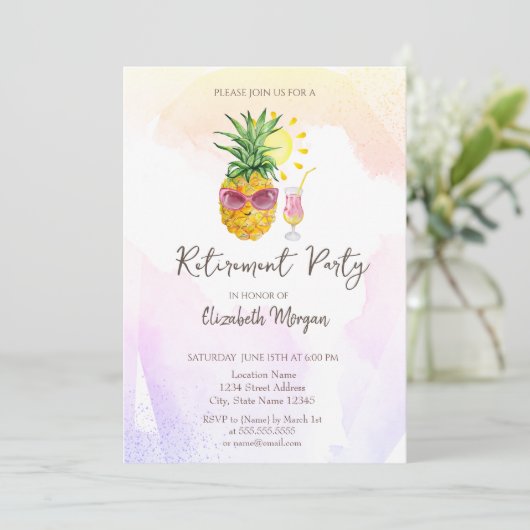 Whimsical Pineapple Cocktai Retirement Invitation Kaart (Staand voorkant)