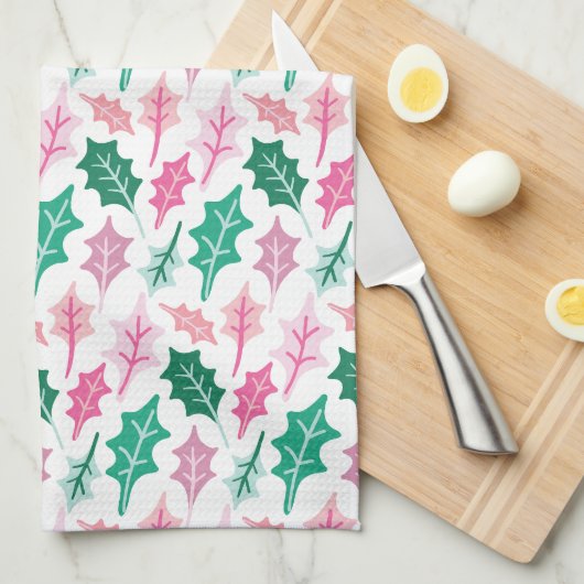Whimsical Pink and Green Christmas Holly Leaves Theedoek (Quarter Fold)