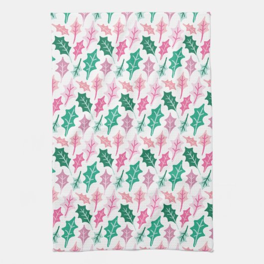 Whimsical Pink and Green Christmas Holly Leaves Theedoek (Verticaal)