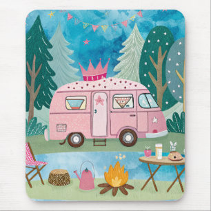 Whimsical Pink Camper Van Camping Scene Muismat