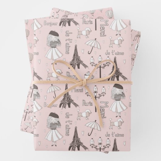 Whimsical Pink French Inpakpapier Vel (In situ)