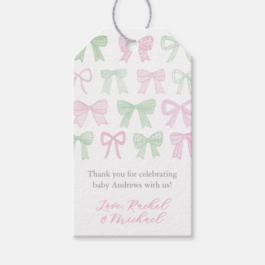 Whimsical Pink & Green Bows Baby shower Favoriet T Cadeaulabel (Voorkant)