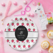 Whimsical Pink Strawberry Wedding Papieren Bordje (Feest)