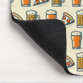 Whimsical Pizza and Beer Pattern Muismat (Hoek)