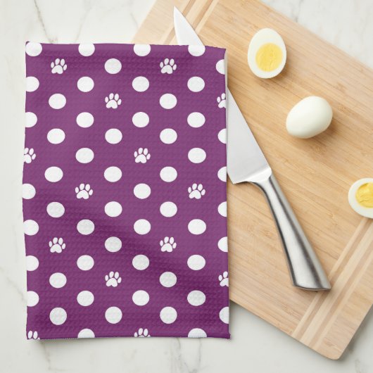Whimsical Polka Dot Dog Paw Print Paarse Theedoek (Quarter Fold)
