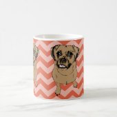 Whimsical Puggle Monochromatic Oranje Chevron Mok (Center)