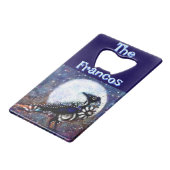 Whimsical Raven Moon Floral gepersonaliseerd Creditkaart Flessenopener (Voorkant Gekanteld)